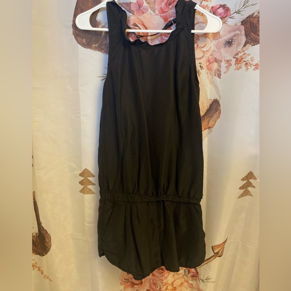 Size 23 guess silk romper​​​​​